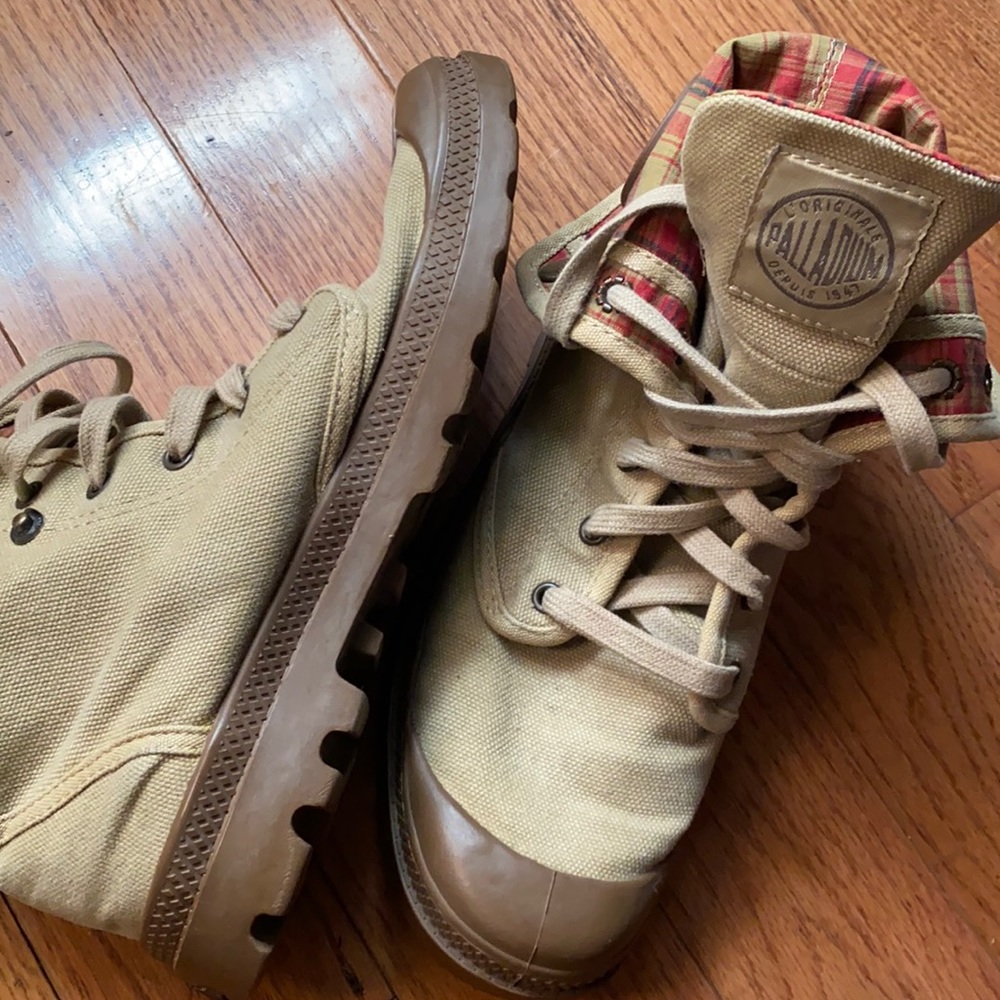 Palladium canvas shoes!!!